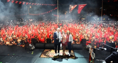 Merve Özbey, Kdz. Ereğli'nin coşkusuna coşku kattı