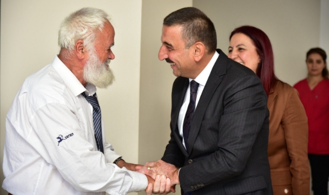 Vali Hacıbektaşoğlu, huzurevi sakinleriyle buluştu