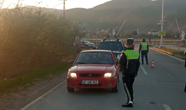 Jandarma Trafik Ekiplerinden Yoğun Denetim: "Hayata Bağlanan Her Trafik Kuralı"