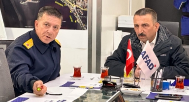 Vali Hacıbektaşoğlu AFAD'ın tırında! Son gelişmeleri aktardılar