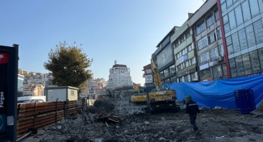 Zonguldak'ta 67 Yıllık Fevkani Köprüsünde Yıkım Çalışmaları Hız Kesmiyor