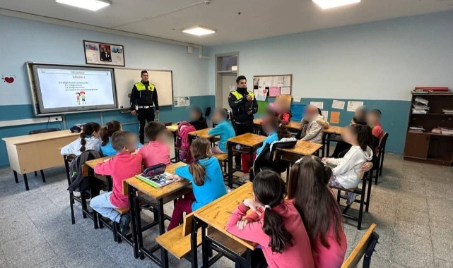 Jandarmadan Çocuklara Trafik Eğitimi: Güvenliğin Temelleri Atılıyor