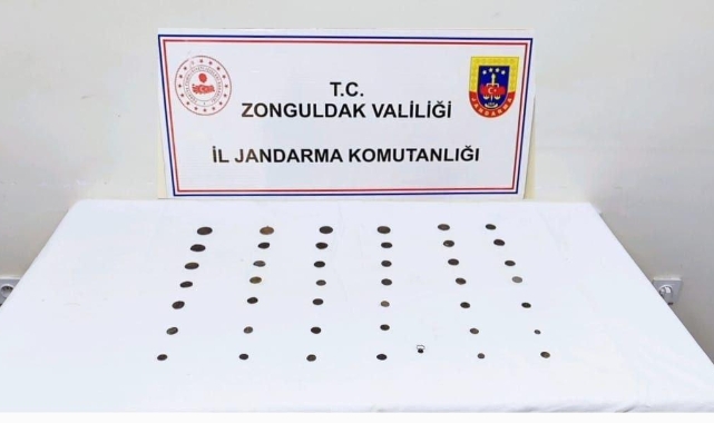 Jandarmadan Ereğli'de Tarihi Eser Operasyonu: 43 Sikke ve 1 Yüzük Ele Geçirildi