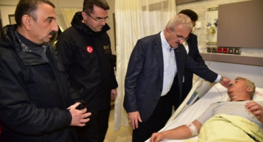 Karaloğlu ve Memiş'ten yaralı personele ziyaret