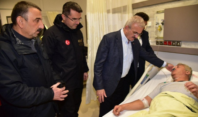 Karaloğlu ve Memiş'ten yaralı personele ziyaret