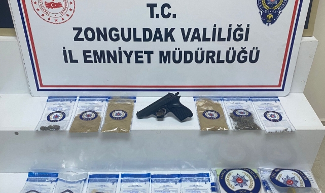 Narkotik Operasyonu: 5 Şüpheli Yakalandı, 4'ü Tutuklandı