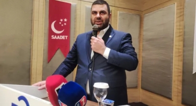 Saadet Partisi'nden divan toplantısı, Dereli rozetini taktı!