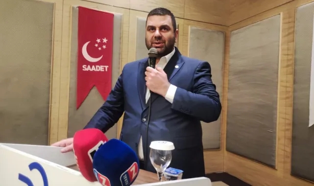 Saadet Partisi'nden divan toplantısı, Dereli rozetini taktı!