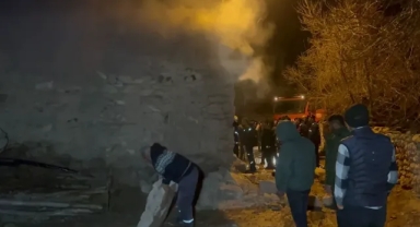 Yaşlı kadın öldü, gelini dumandan zehirlendi