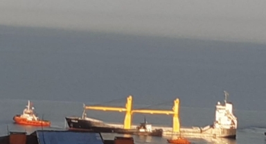 Demir yüklü gemi Zonguldak açıklarında arızalandı!