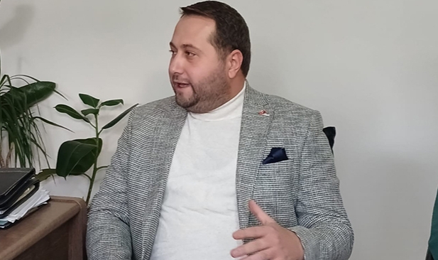 Emrah Karaarslan, CHP’den AK Parti'ye mi geçecek!