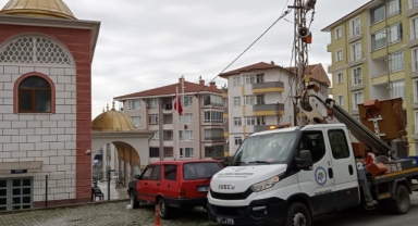 Kdz. Ereğli’de zarar gören aydınlatmalar onarılıyor