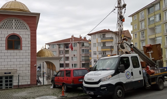 Kdz. Ereğli’de zarar gören aydınlatmalar onarılıyor