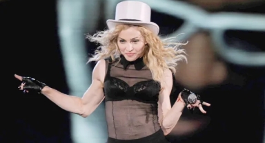 Madonna konsere geç çıktığı için hayranları tarafından dava edildi