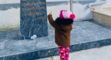 Yalnız başına gezen kız çocuğunun ailesini jandarma buldu