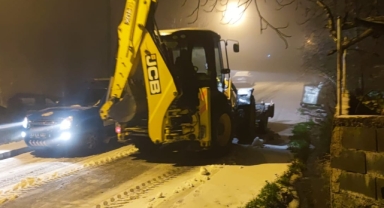 Yüksek Kesimlerde kar temizleme çalışmaları anlık sürüyor