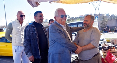 Başkan Posbıyık’a, Cumartesi Pazarı’nda Sevgi Seli