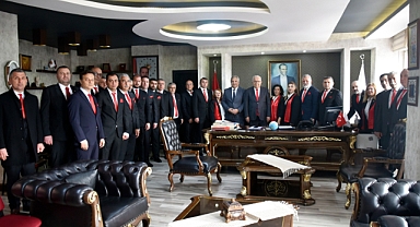Başkan Posbıyık, Ekibiyle Kaymakam Yapıcı’yı Ziyaret Etti