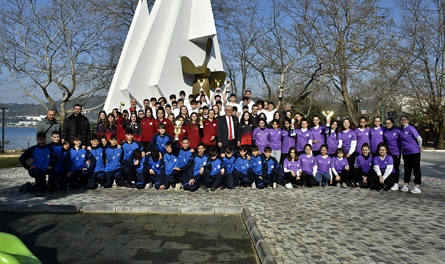 Başkan Posbıyık, Şampiyonlar İle Buluştu