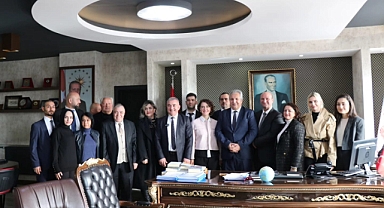 Sesli ve ekibi Kaymakam Yapıcı’yı ziyaret etti