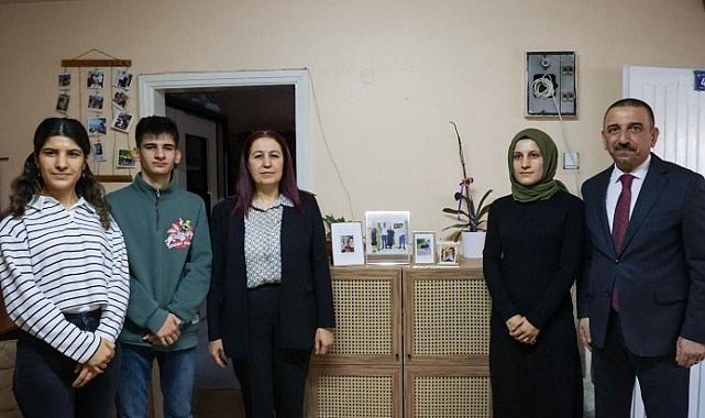 Vali Osman Hacıbektaşoğlu Depremzede Aileleri Ziyaret Etti