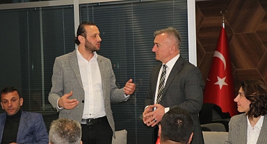 ASKON’lu iş insanları iftarda Sesli ve ekibini ağırladı