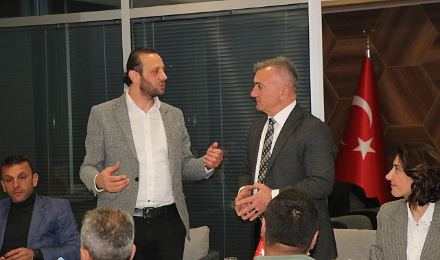 ASKON’lu iş insanları iftarda Sesli ve ekibini ağırladı 