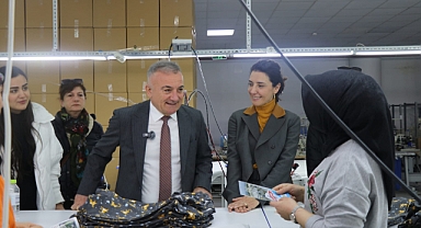Sesli ve ekibi kadınlar gününü kutladı