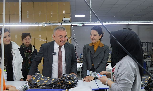 Sesli ve ekibi kadınlar gününü kutladı