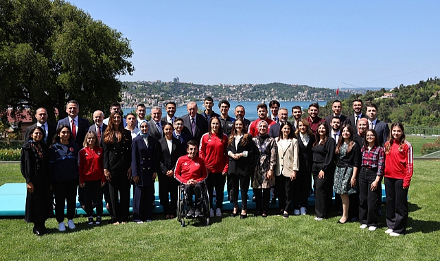 Erdoğan: Gençler Milli Mücadele'nin ön saftaki neferleri oldu