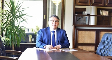 Rektör Özölçer'den 19 Mayıs Atatürk'ü Anma, Gençlik ve Spor Bayramı mesajı