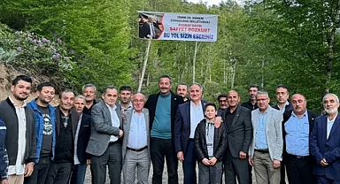 Saffet Bozkurt, yolu bağladı: Köylüler pankartla karşıladı…