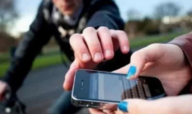 Telefon hırsızları 1 milyonluk vurgun yaptı!