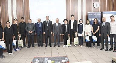 ‘Siber Vatan’ yarışmasında öğrencilere ödülleri verildi