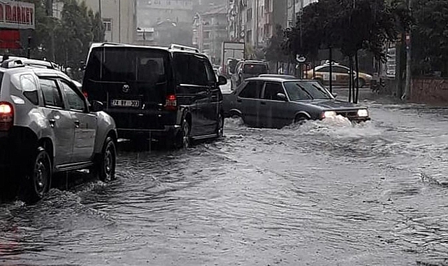 Gökçebey'de Cuma Günü Kuvvetli Yağış Bekleniyor, Pazar Yerleri Kapatılacak