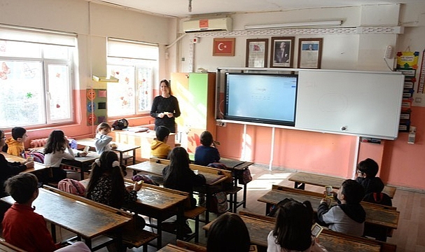 MEB 2024-2025 ilkokul kayıtları ne zaman başlıyor, çocuğum hangi okula gidecek?