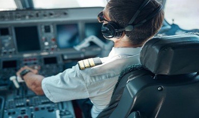 Pilotluk Türkiye'nin En Yüksek Maaşlı Mesleği: Eğitim Maliyeti 2.1 Milyon TL'ye Kadar Çıkıyor