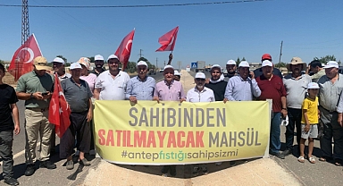 CHP’li vekil Melih Meriç kürsüdeyken bir kişi yanına yaklaşarak ateş açtı