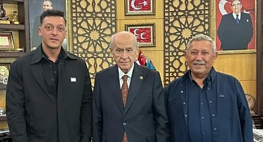 Mesut Özil'den Devlet Bahçeli'ye ziyaret