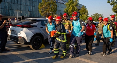 Bursa Büyükşehir İtfaiyesi’nden Nefes Kesen Kurtarma Tatbikatı