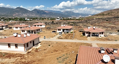 Depremzede Köyler Yeniden İnşa Ediliyor: Yıl Sonuna Kadar 30 Bin Köy Evi Teslim Edilecek