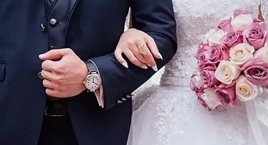 Duyan Şok oldu...Düğünlerine gelen davetlilerden para istediler