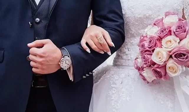 Duyan Şok oldu...Düğünlerine gelen davetlilerden para istediler