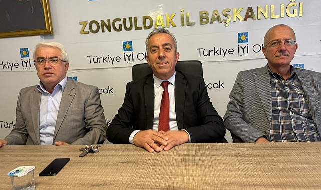 İYİ Parti Zonguldak İl Başkanı Erdal Gülay ve 7 Yönetim Kurulu Üyesi İstifa Etti