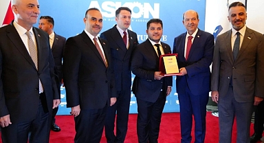 KKTC Cumhurbaşkanı Tatar, ART Group’a Teşekkür Plaketi Verdi