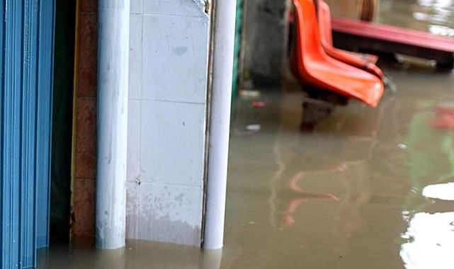 Uzmanlar Uyardı: Yağmur ve Su Baskınlarına Karşı Yapılarda Drenaj Sistemleri Şart!