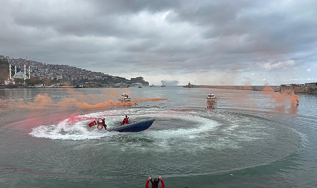 29 Ekim Cumhuriyet Bayramı'nda su gösterisi büyüledi