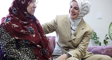 Bakan Göktaş, huzurevi ve rehabilitasyon merkezini ziyaret etti