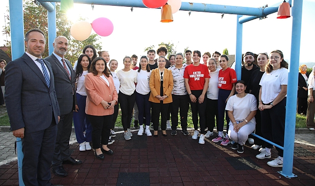 Bartın Valisi Dr. Nurtaç Arslan, kız çocuklarıyla buluştu