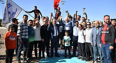 Başkan Büyükkılıç, Atlı Cirit Ustalarına Ödüllerini Verdi